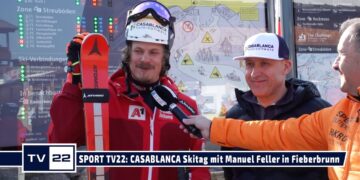 Ski-Star Manuel Feller und CASABLANCA hotelsoftware beim Ski-Tag in Fieberbrunn für Licht ins Dunkel