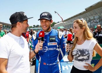 Andrea Kaiser (re.) moderiert auch weiterhin die DTM ©ADAC