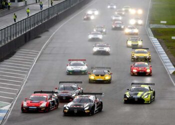 Start frei für das GTC Race mit dem GT60 powered by Pirelli und den beiden GT Sprints ©Foto: GTC Race