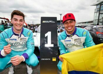 Strahlende Sieger: Julien Apothéloz (li.) und Oscar Tunjo ©ADAC