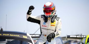 Großer Jubel: Engelhart fuhr von Startplatz sieben aus zum Sieg ©ADAC