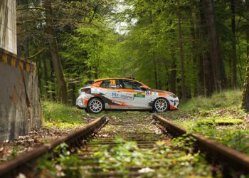 Martin Christ führt die DRM2-Tabelle zusammen mit Lina Meter im Opel Corsa Rally4 mit 14 Punkten an ©ADAC