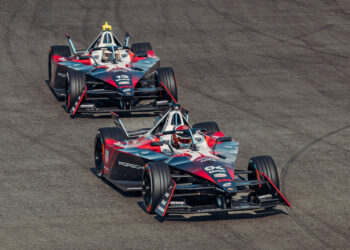 Das TAG Heuer Porsche Formel-E-Team startet als WM-Spitzenreiter in die Schlussphase der Saison ©Porsche Motorsport