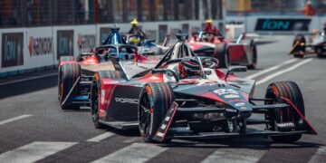 Das TAG Heuer Porsche Formel-E-Team fährt mit Titelchancen zum Saisonfinale ©Porsche Motorsport