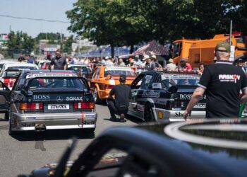 Die DTM Classic begeisterte die Besucher mit unterschiedlichen Modellen aus der Spätphase der „alten” DTM ©ADAC Motorsport
