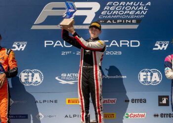 Alessandro Giusti holt in Paul Ricard seinen ersten Sieg bei der Formel-Regional-Europameisterschaft von Alpine ©Dutch Photo Agency