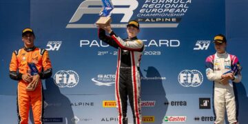 Alessandro Giusti holt in Paul Ricard seinen ersten Sieg bei der Formel-Regional-Europameisterschaft von Alpine ©Dutch Photo Agency