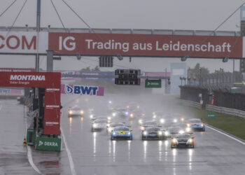 Larry ten Voorde gewinnt Regenrennen in der Eifel ©Porsche Motorsport