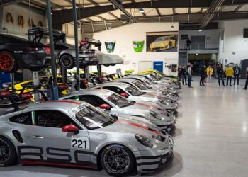 Manthey lud am Freitag zu einer Backstage-Tour nach Meuspath ein ©ADAC Motorsport