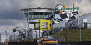 Verfolger wollen Rückstand zu Tabellenführer Larry ten Voorde verkleinern ©Porsche Motorsport