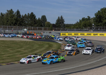 Porsche-Junior Bastian Buus gewinnt Duell gegen Morris Schuring ©Porsche Motorsport