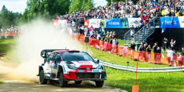 WRC-Action hautnah gibt es beim spektakulären Auftakt auf der Prager Pferderennbahn in Velka Chuchle ©ADAC Motorsport