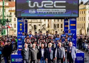 231026 cer 4 Der Präsidentenpalast auf dem weltberühmten Prager Hradschin war die beeindruckende Kulisse der Startzeremonie ©ADAC Motorsport