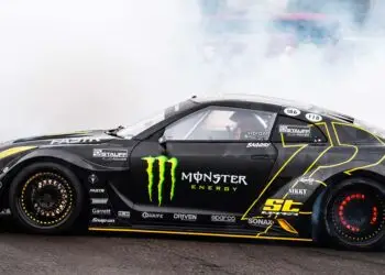 24h Monster 24h Nürburgring starten mit Monster Energy durch ©24h Nürburgring