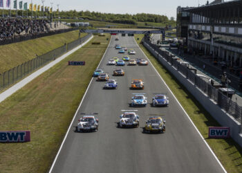 Robert de Haan ist jüngster Sieger in der Historie des deutschen Carrera Cup