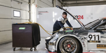 Premiere für den Porsche Mobil 1 Supercup mit eFuels