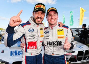 Gabriele Piana/Michael Schrey gewinnen Saisonauftakt der ADAC GT4 Germany in Oschersleben