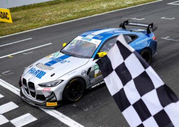 Piana/Schrey fahren zum Doppelsieg beim Saisonauftakt der ADAC GT4 Germany in Oschersleben