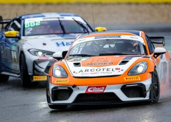 240817 gt4 01 Triumph für Porsche-Duo Ferdinand Winter/Ivan Ekelchik im dichten Regen des Nürburgrings
