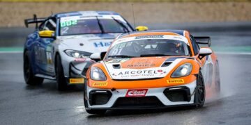 Triumph für Porsche-Duo Ferdinand Winter/Ivan Ekelchik im dichten Regen des Nürburgrings