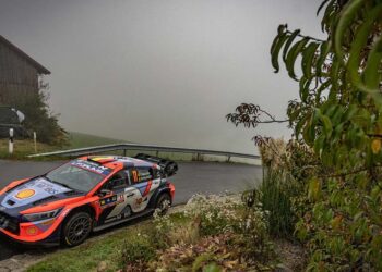 Ogier kontert sich nach Neuville-Ausritt zum Tagessieg