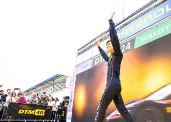 Ein spektakulären Einlauf aller Fahrer sorgte schon vor dem Rennen für Show-Momente