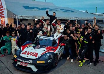 Großer Jubel über den Titel bei AVIA W&S Motorsport