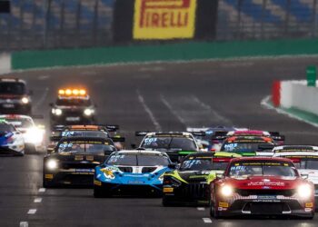 Der Start in das zweite Rennen auf dem Dekra Lausitzring