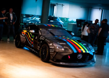Der Aston Martin von COSY Racing by ESM bestreitet ab dem Nürburgring alle Rennen der ADAC GT4 Germany 2025 (Foto: Maurice Grommes/MG Foto und Film)