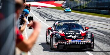 Der erste Platz von Fabian Dybionka in der Porsche Sprint Challenge Deutschland GT3 ist in dem Moment perfekt (Foto: Porsche Sports Cup)