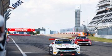 Der Ford Mustang GT3 #1 des Haupt Racing Teams gewinnt das Sonntagsrennen am Nürburgring