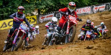 Larissa Papenmeier (423) war bei der DMX Damen im Rahmen des ADAC MX Masters in Bielstein vom Start weg nicht zu schlagen