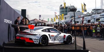 Der weiterentwickelte Porsche 911 GT3 R bei der Weltpremiere am Nürburgring