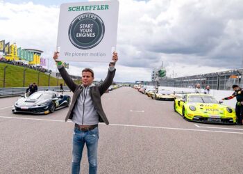 Rekord-Schiedsrichter Dr. Felix Brych schickte die DTM in den Sonntagslauf