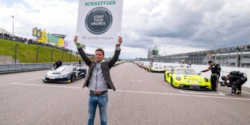 Rekord-Schiedsrichter Dr. Felix Brych schickte die DTM in den Sonntagslauf