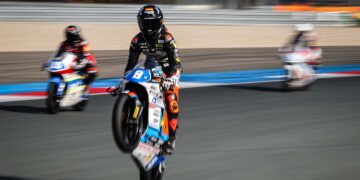 Fynn Kratochwil beendet seine perfekte Saison mit einem Doppelsieg