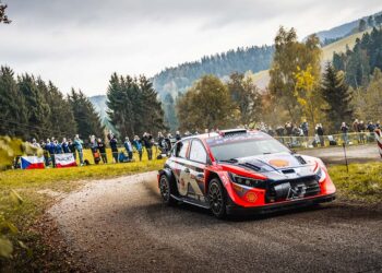 Vorjahressieger Ott Tänak (Hyundai i20 N Rally1) führt das fast 50 Fahrzeuge umfassende Starterfeld bei der Central European Rally 2025 an