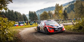 Vorjahressieger Ott Tänak (Hyundai i20 N Rally1) führt das fast 50 Fahrzeuge umfassende Starterfeld bei der Central European Rally 2025 an