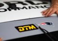 Beim Saisonfinale in Hockenheim tragen alle DTM-Fahrzeuge das Logo der Patriots