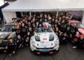 Finn Wiebelhaus und Salman Owega feiern mit ihrem Haupt Racing Team die Meisterschaft