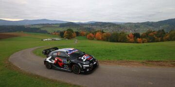 Sébastien Ogier (Toyota GR Yaris Rally1) bleibt auch nach der Freitagsetappe der Central European Rally in Führung