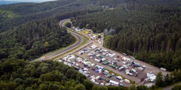 Logenplatz am Lagerfeuer: Campingangebote bei den 24h Nürburgring werden optimiert