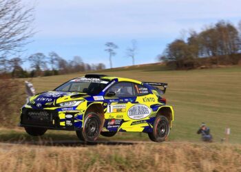 Philip Geipel und Co-Pilotin Jennifer Lerch gewannen die ADAC Rallye Erzgebirge souverän