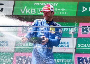 Großer Jubel bei Maro Engel über den Sieg im DTM-Sonntagslauf