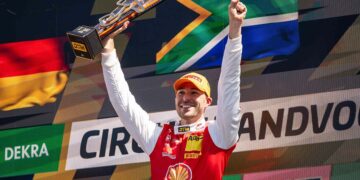 Großer Jubel bei Kelvin van der Linde über seinen Zandvoort-Sieg
