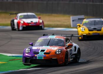 Zwei Rennen, zwei Siege in der Porsche Sprint Challenge Deutschland GT3. Jan Antoszewski (vorne) möchte in Oschersleben genauso weitermachen (Foto: Porsche Sports Cup Deutschland)
