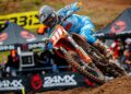 Lukas Leok setzte Moritz Ernecker unter Druck und siegte am Ende im ADAC MX Junior Cup 125