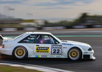 Bringt V8-Sound in die Eifel: Der original DTM Mustang von Gerd Ruch