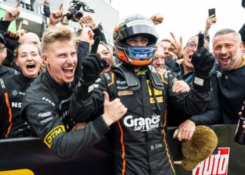 Großer Jubel über den Sieg im Sonntagsrennen bei Ben Dörr und Dörr Motorsport