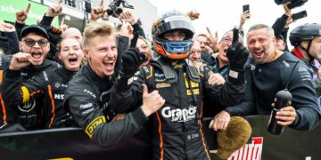 Großer Jubel über den Sieg im Sonntagsrennen bei Ben Dörr und Dörr Motorsport